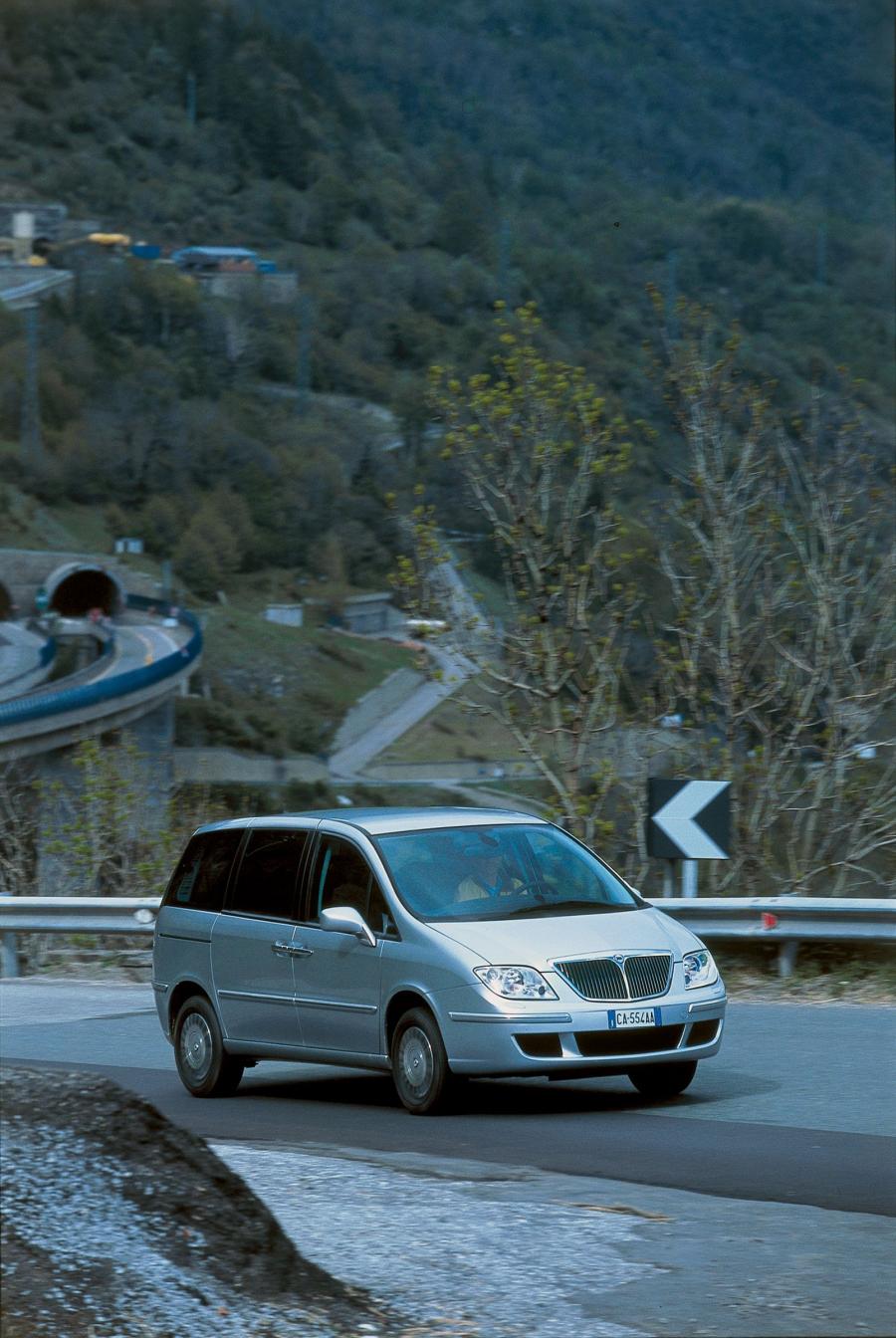  Lancia Phedra 2002 года  (фото 26 из 123)